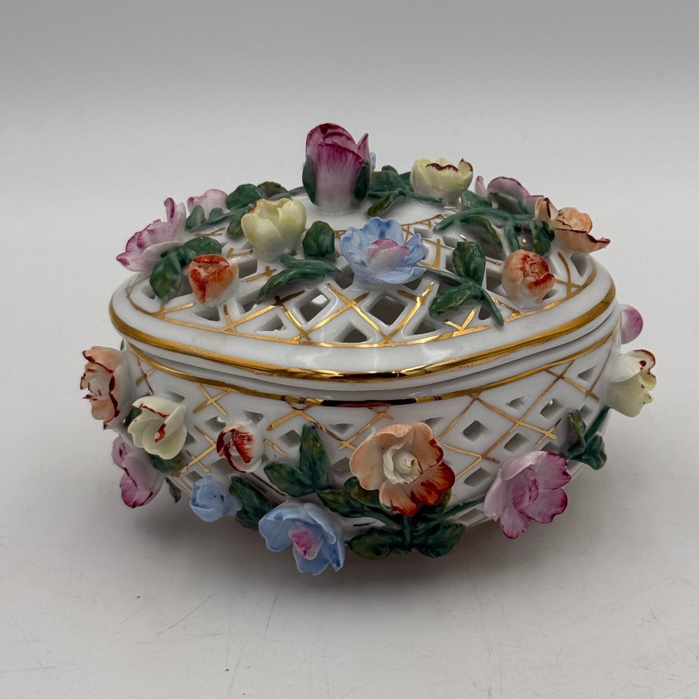 Vintage Porcelain Reticulated Trinket Box 3D Floral Lattice Heart Gold Trim